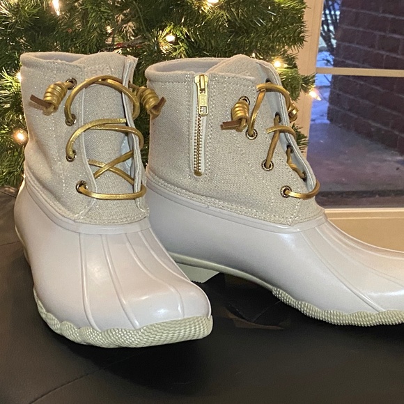 Sperry Saltwater Sparkle Ivory-Unopened Box so Color is Different than photos - Picture 2 of 4